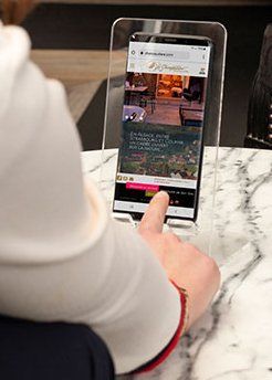 SOPORTE TARIFOLD ACRILICO PARA MOVIL TRANSPARENTE